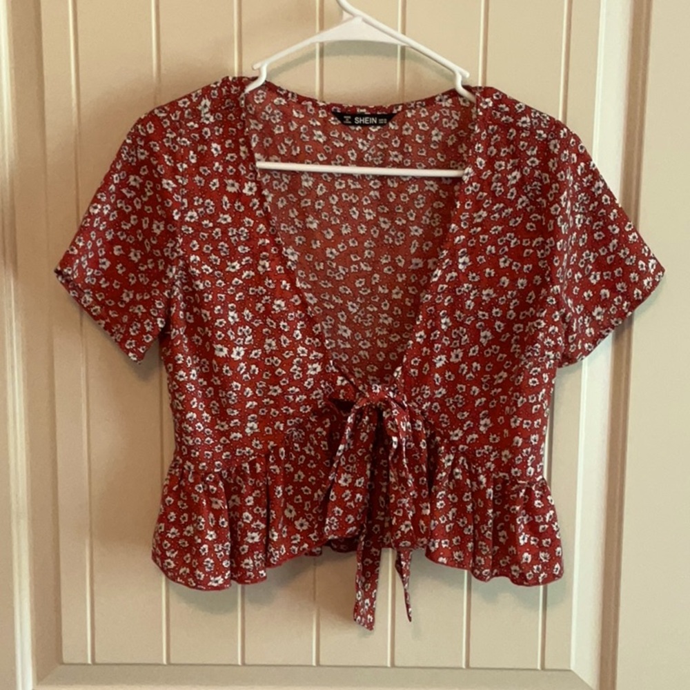 Women’s Floral Tie Front Short Sleeved Shirt